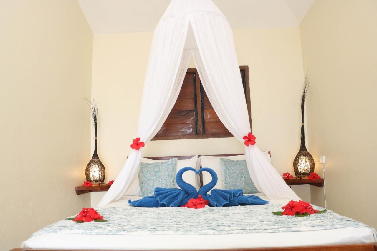 Blue Bay Resort พอร์ตวิลา ภายนอก รูปภาพ